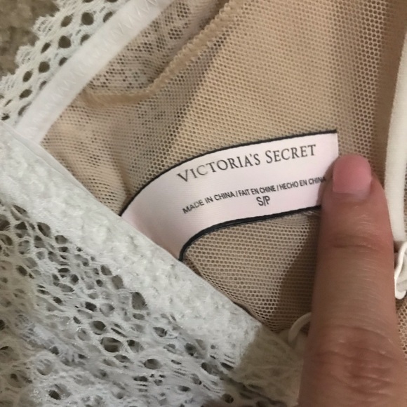 Victoria Secret white lace bra - Picture 4 of 4